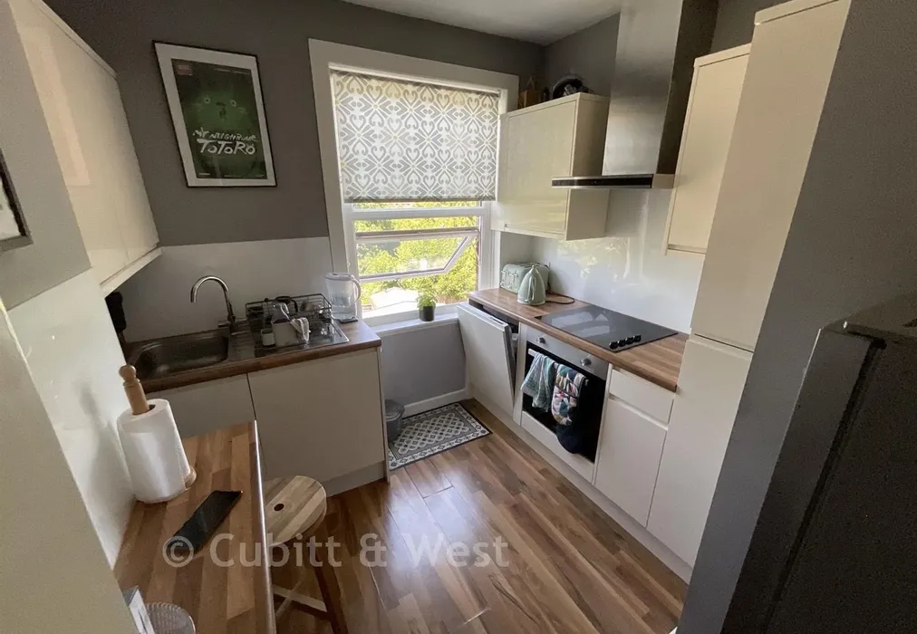 Kitchen - Queens Road, East Grinstead, West Sussex - Wards of Kent