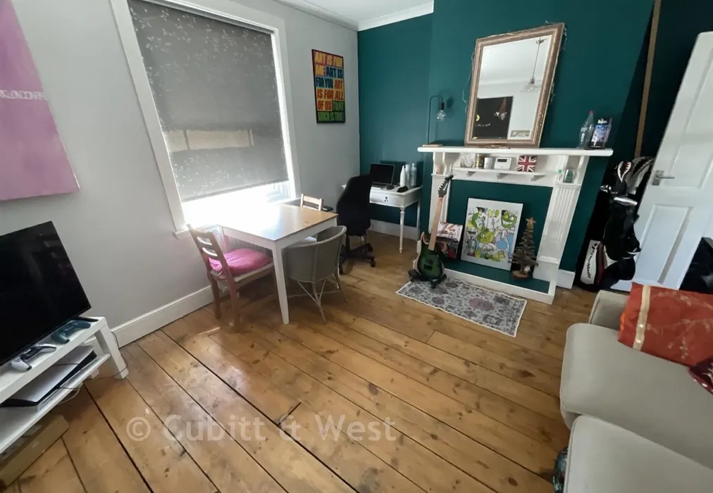 Lounge - Queens Road, East Grinstead, West Sussex - Wards of Kent