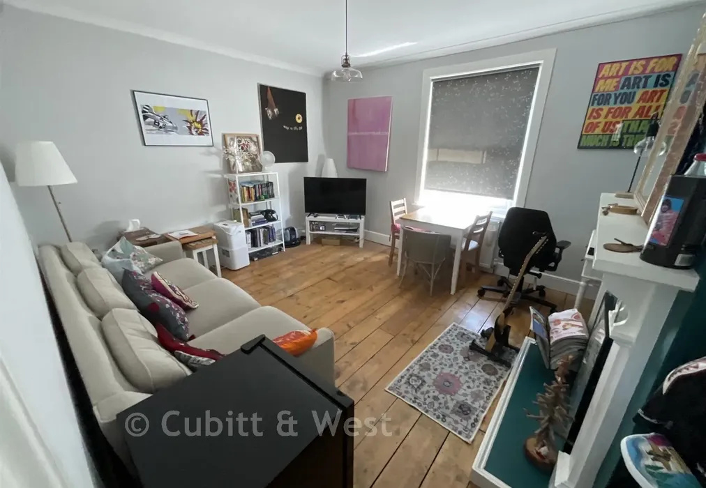 Lounge - Queens Road, East Grinstead, West Sussex - Wards of Kent