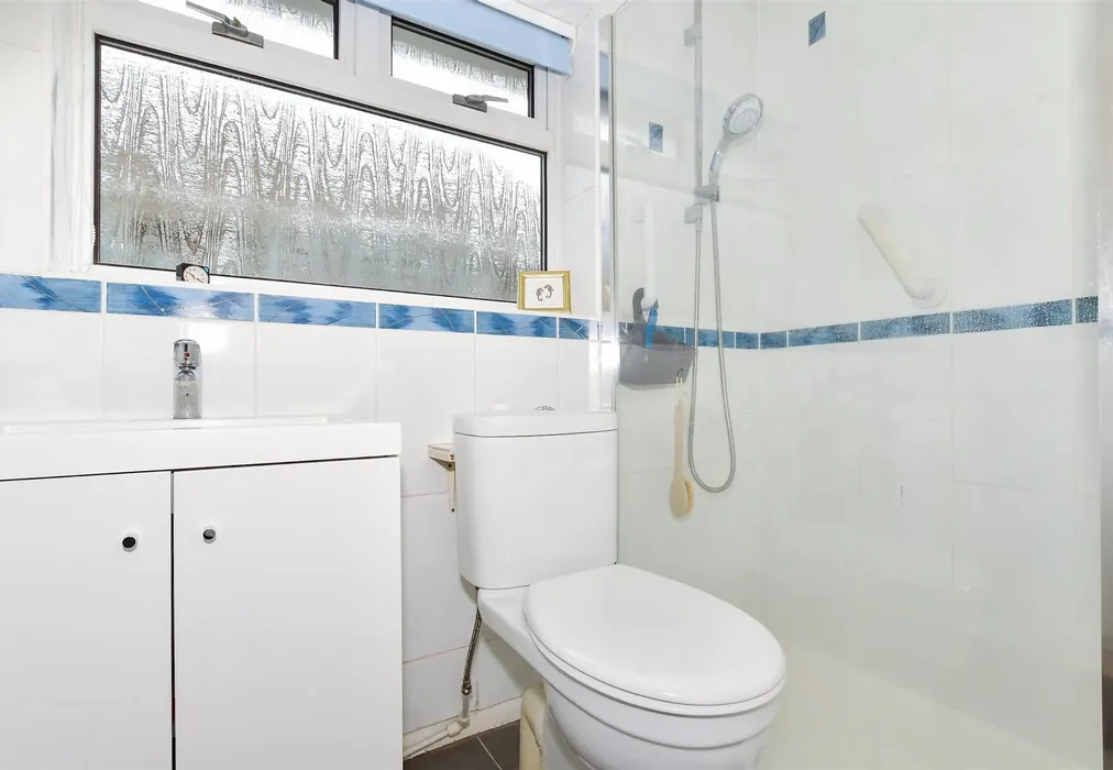 Shower Room - Maxwell Drive, Maidstone, Kent - Wards of Kent