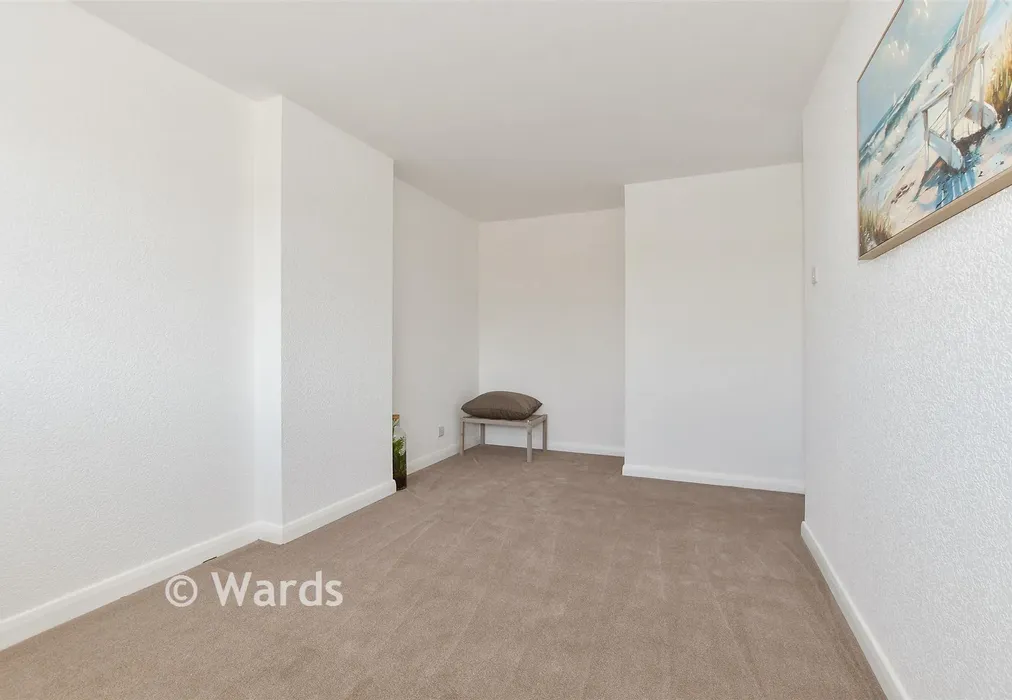 Bedroom 1 - The Maples, Broadstairs, Kent - Wards of Kent
