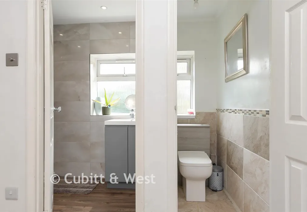 Internal Lifestyle Photograph - Rusper Road, Horsham, West Sussex - Wards of Kent