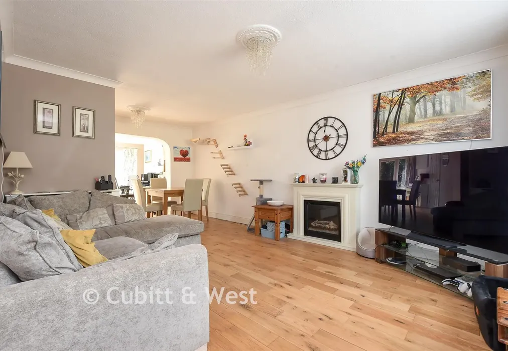 Lounge - Rusper Road, Horsham, West Sussex - Wards of Kent