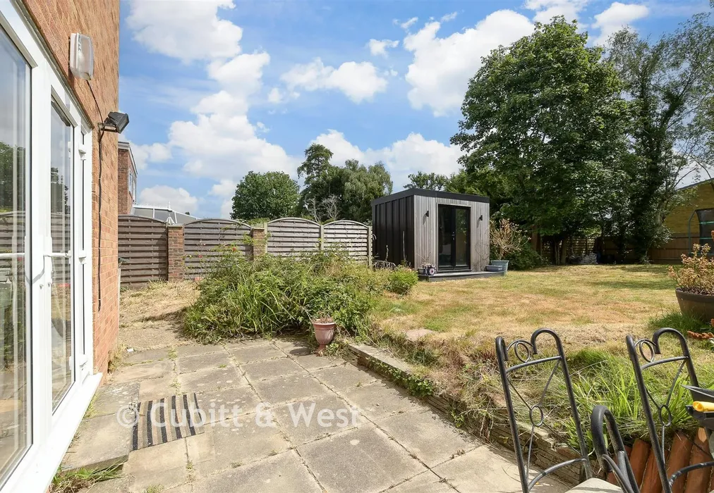 Rear Garden - Rusper Road, Horsham, West Sussex - Wards of Kent