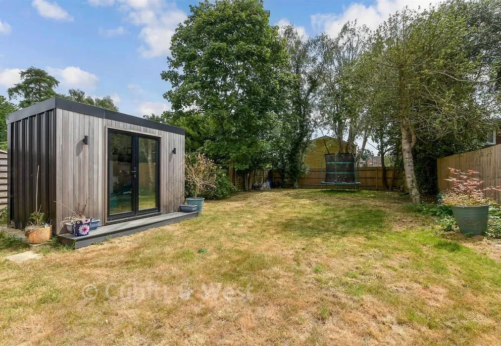 Rear Garden - Rusper Road, Horsham, West Sussex - Wards of Kent