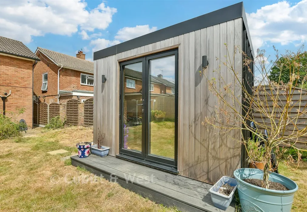 Workshop/Outbuildings - Rusper Road, Horsham, West Sussex - Wards of Kent