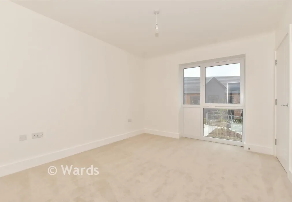Bedroom 2 - Sutherland Park, Farmer Road, Hythe, Kent - Wards of Kent