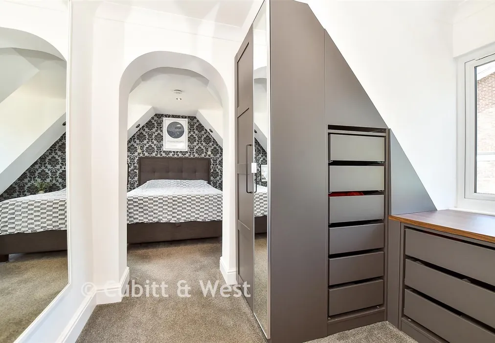 Dressing Area - Southridge Road, Crowborough, East Sussex - Wards of Kent