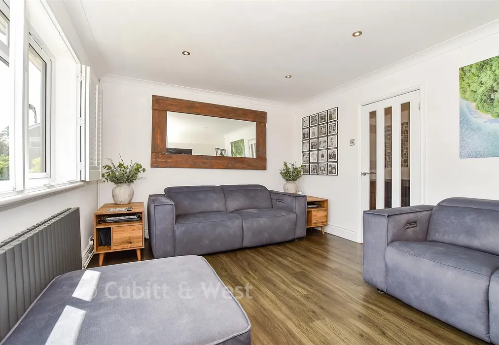 Lounge - Southridge Road, Crowborough, East Sussex - Wards of Kent