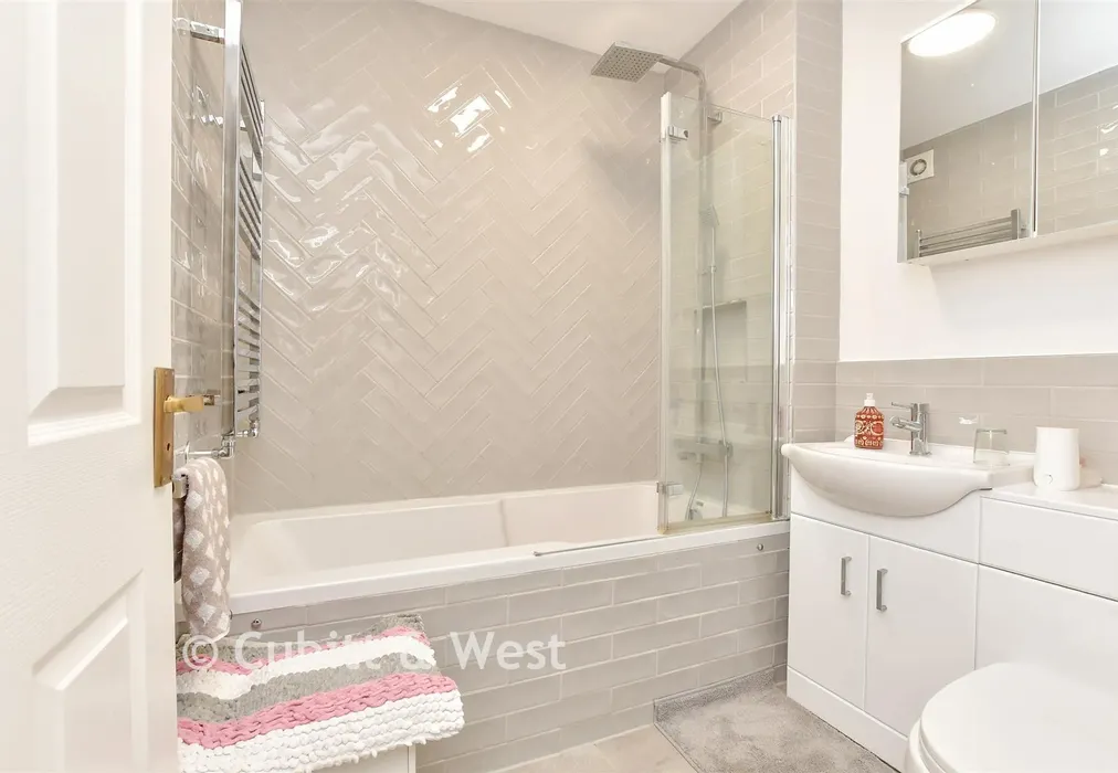 Bathroom - Timberhill, Ashtead, Surrey - Wards of Kent