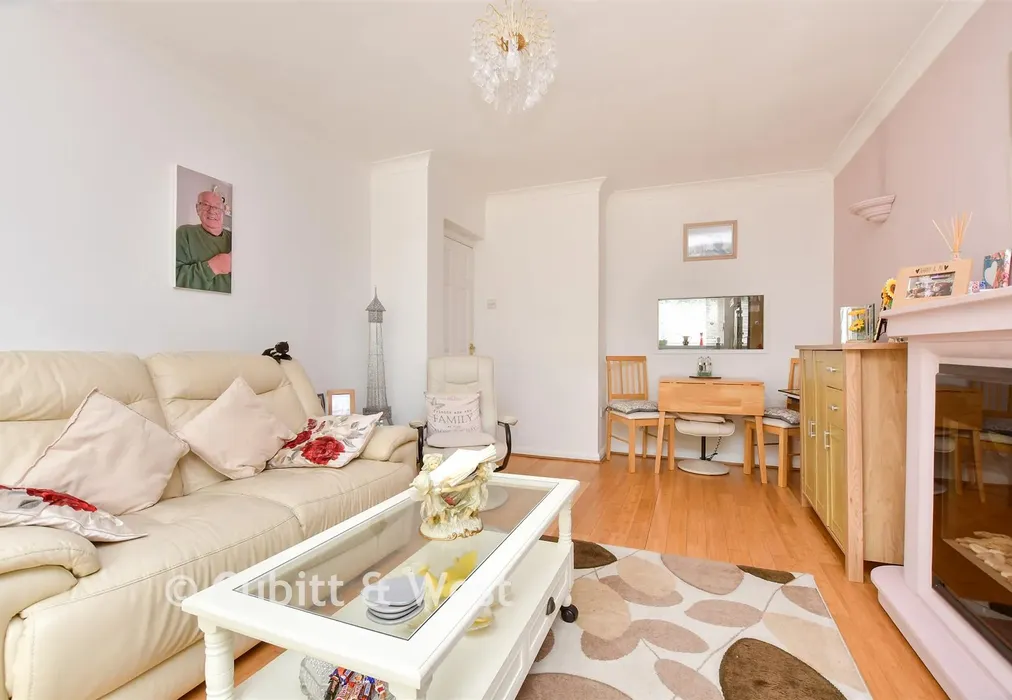 Lounge - Timberhill, Ashtead, Surrey - Wards of Kent