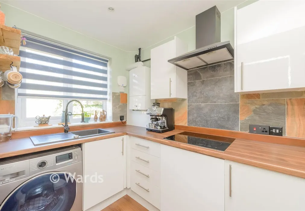 Kitchen - Eagles Road, Greenhithe, Kent - Wards of Kent
