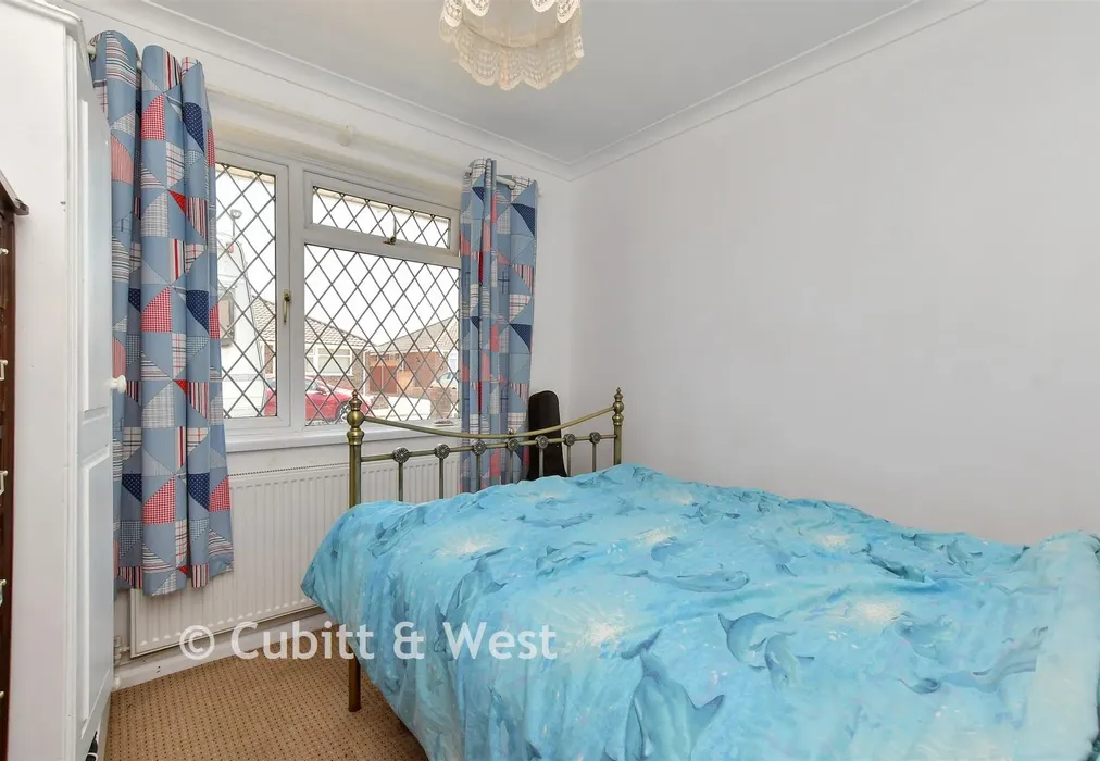 Bedroom 2 - The Crescent, Lancing, West Sussex - Wards of Kent