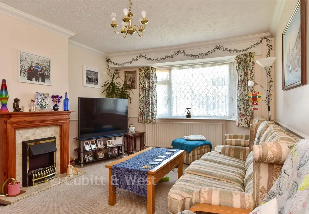 Lounge - The Crescent, Lancing, West Sussex - Wards of Kent