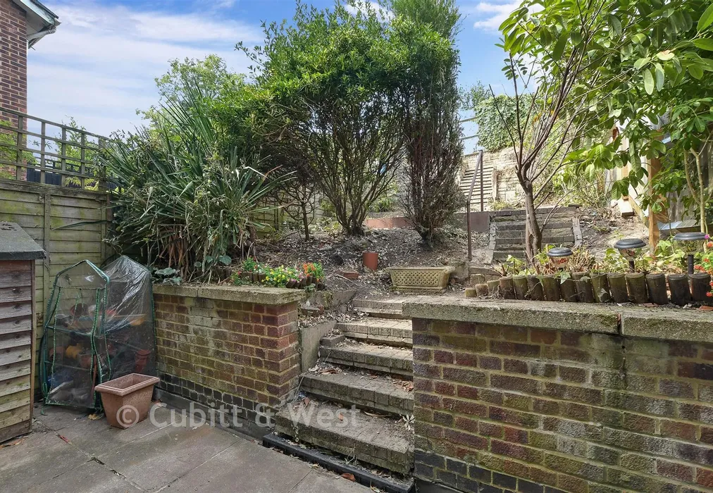 Rear Garden - Furze Close, Redhill, Surrey - Wards of Kent