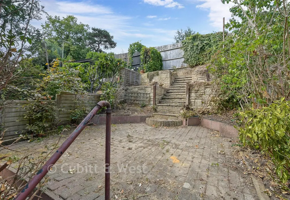 Rear Garden - Furze Close, Redhill, Surrey - Wards of Kent
