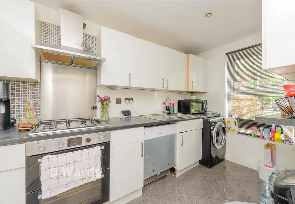 Kitchen - Fenners Marsh, Gravesend, Kent - Wards of Kent