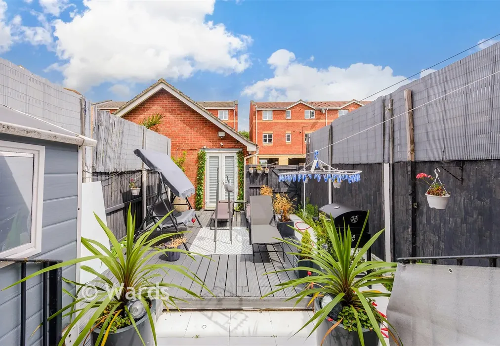 Rear Garden - Fenners Marsh, Gravesend, Kent - Wards of Kent