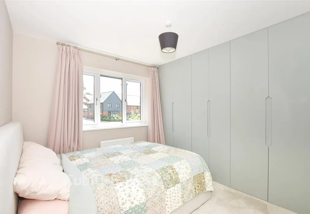 Bedroom 2 - Long Lane, Handcross, Haywards Heath, West Sussex - Wards of Kent