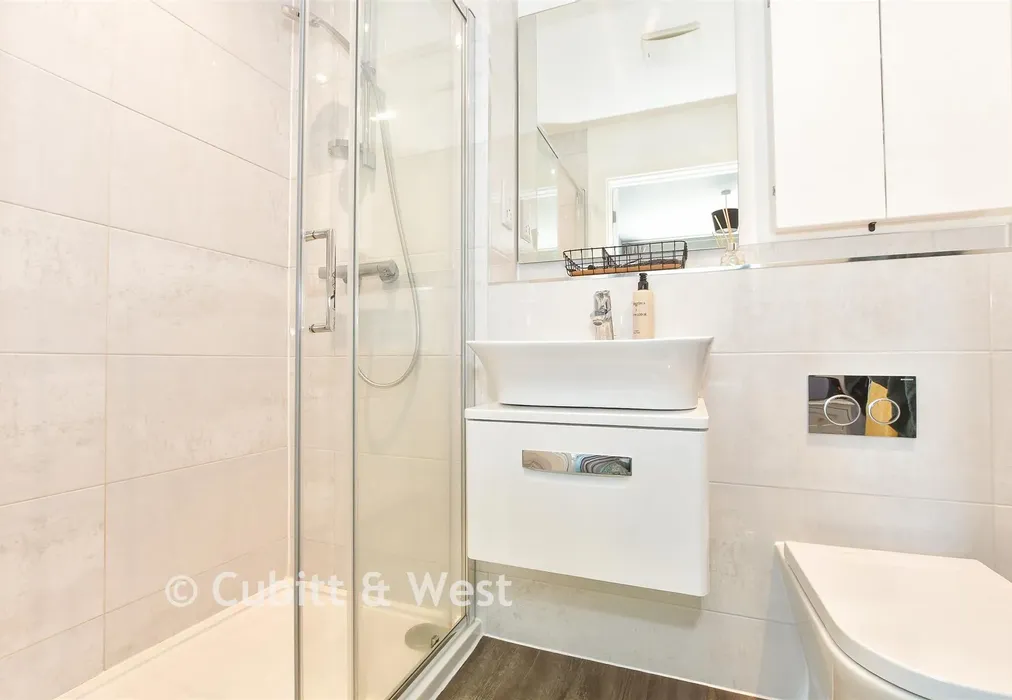 En-Suite Shower Room - Long Lane, Handcross, Haywards Heath, West Sussex - Wards of Kent