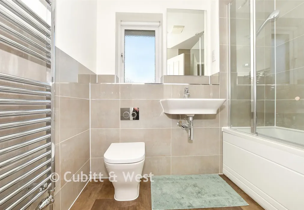 Bathroom - Long Lane, Handcross, Haywards Heath, West Sussex - Wards of Kent