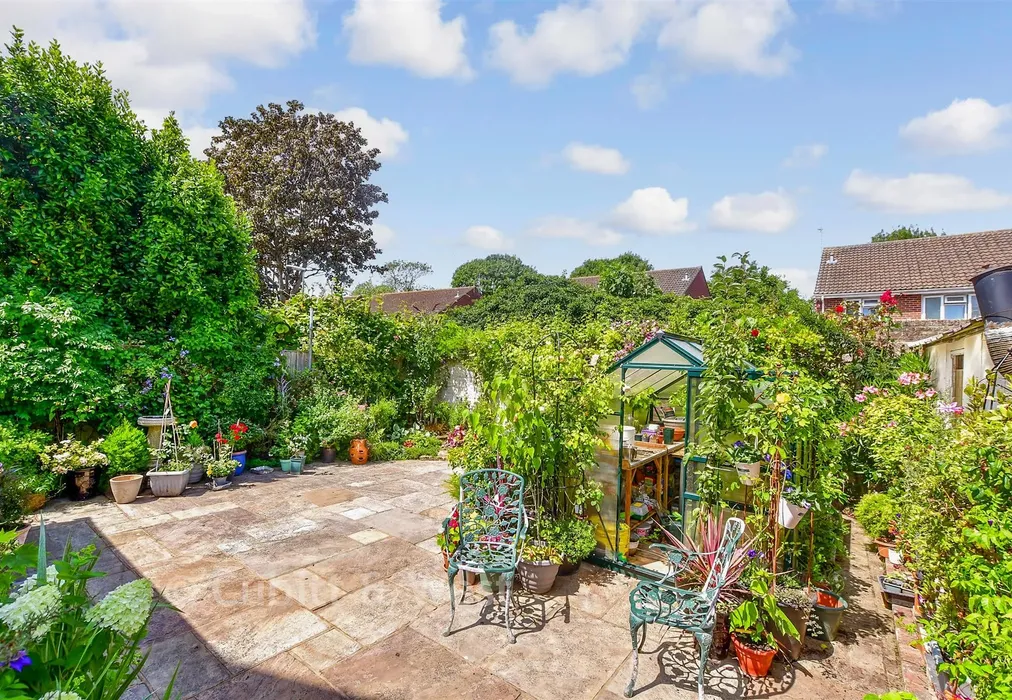 Rear Garden - Parklands Avenue, Bognor Regis, West Sussex - Wards of Kent