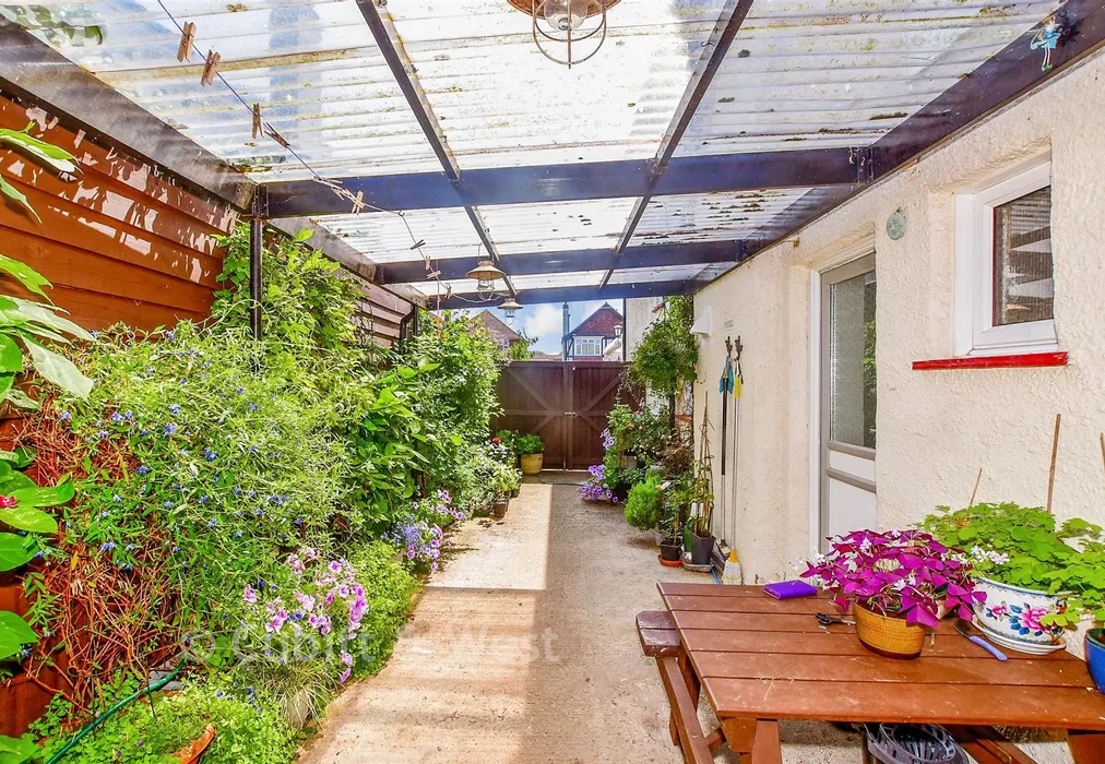 External Lifestyle Photograph - Parklands Avenue, Bognor Regis, West Sussex - Wards of Kent