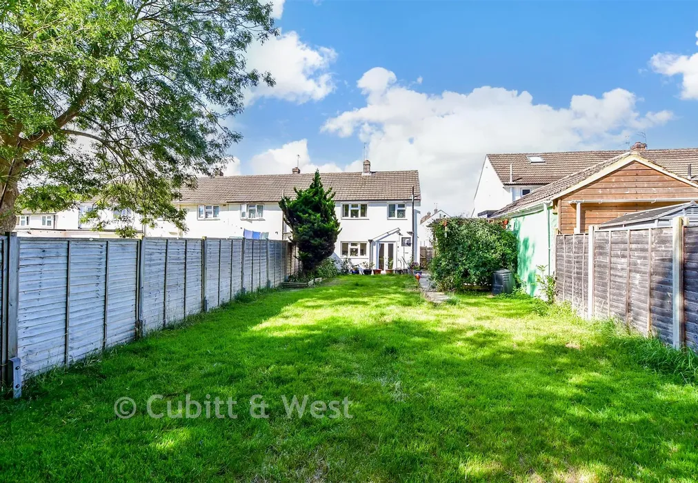 Rear Garden - Priorsdean Crescent, Havant, Hampshire - Wards of Kent