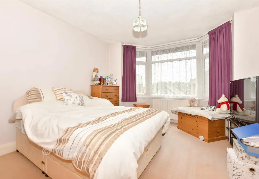Bedroom 1 - Madeira Road, Margate, Kent - Wards of Kent