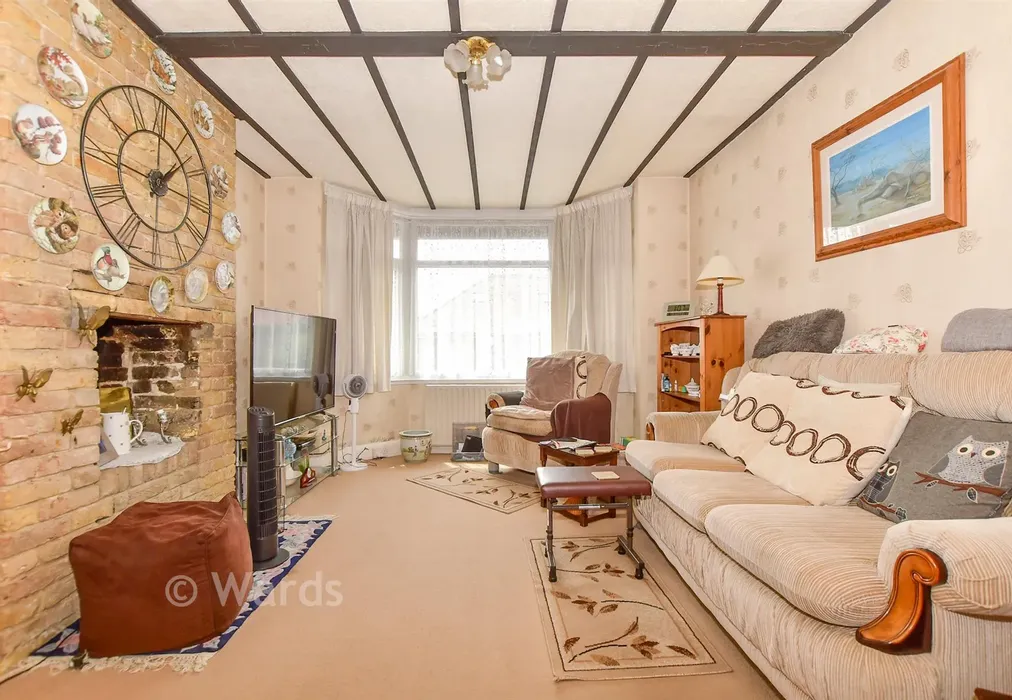 Lounge - Madeira Road, Margate, Kent - Wards of Kent