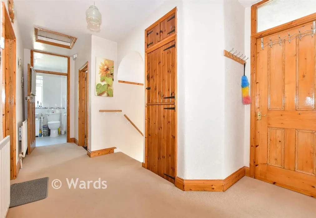 Landing - Madeira Road, Margate, Kent - Wards of Kent