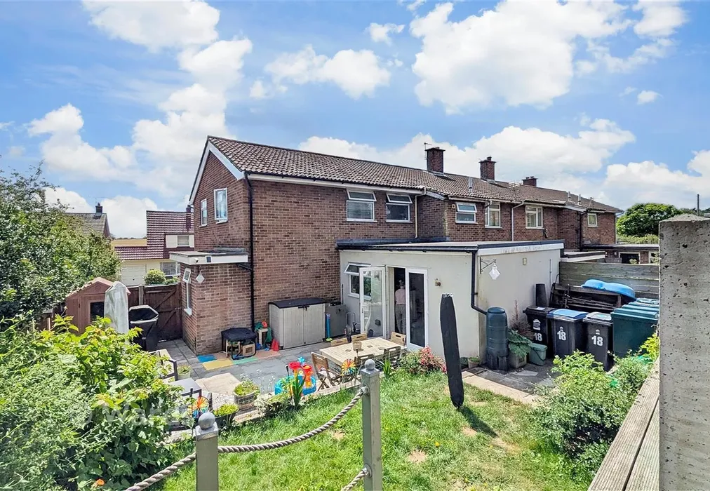 Reae View - Westside, East Langdon, Kent - Wards of Kent