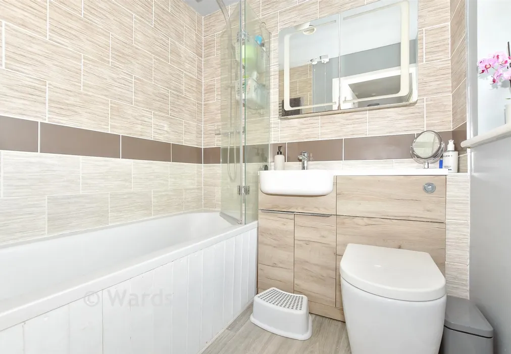 Bathroom - Westside, East Langdon, Kent - Wards of Kent