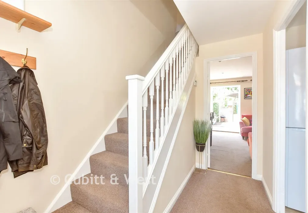 Hallway - Penfolds Place, Arundel, West Sussex - Wards of Kent