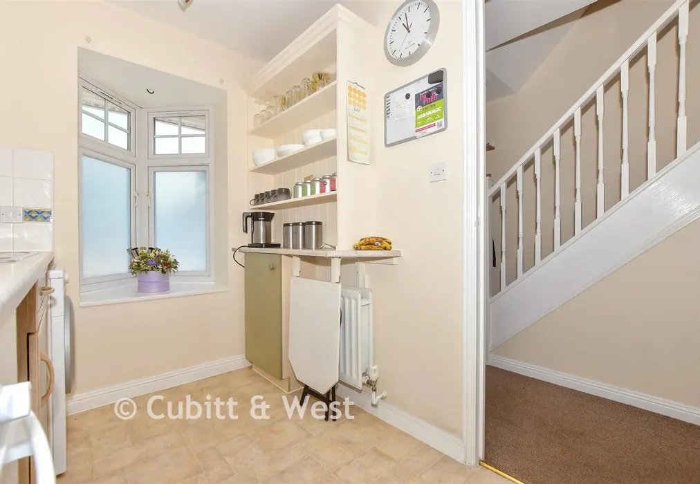 Kitchen - Penfolds Place, Arundel, West Sussex - Wards of Kent