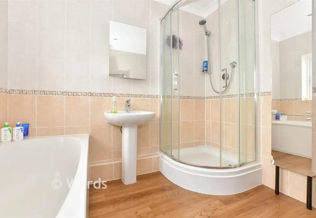 Bathroom - Grimshill Road, Whitstable, Kent - Wards of Kent
