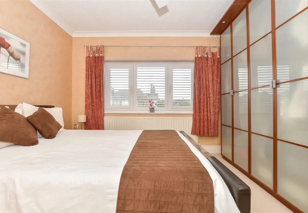 Internal Lifestyle Photograph - Grimshill Road, Whitstable, Kent - Wards of Kent