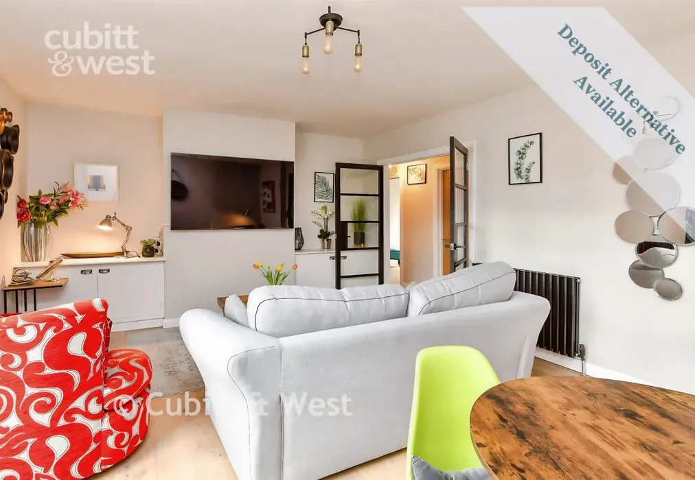 Lounge - Prince Regents Close, Brighton, BN2 - Wards of Kent