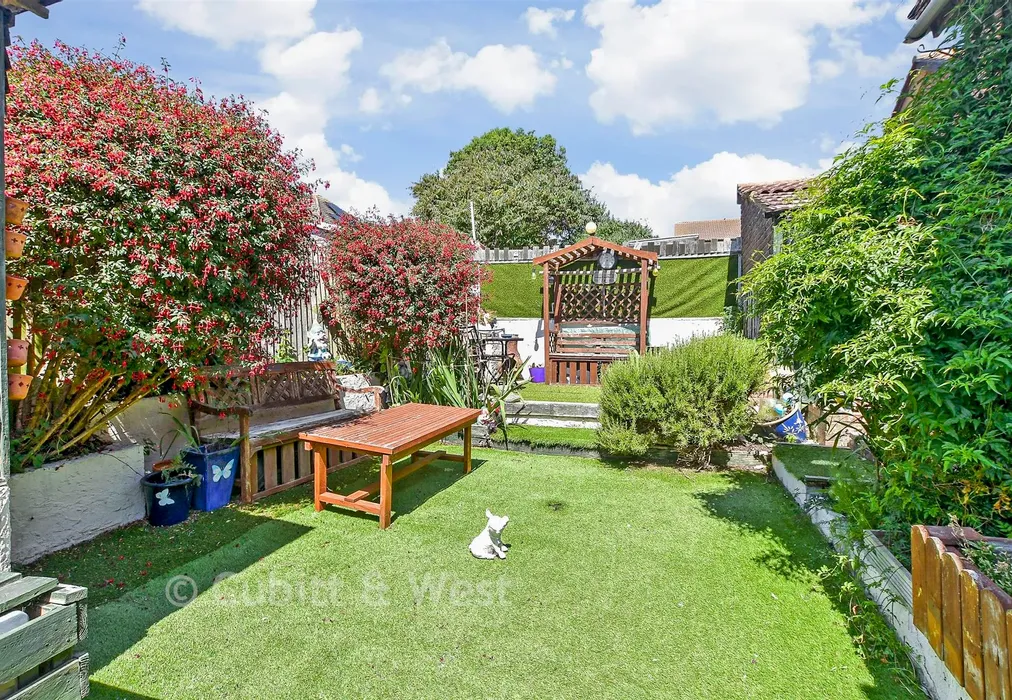 Rear Garden - Beckley Close, Brighton, East Sussex - Wards of Kent