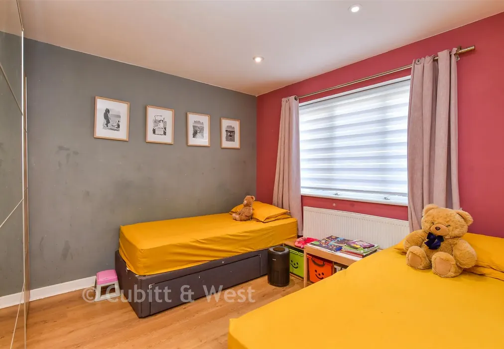 Bedroom 2 - Union Close, Newhaven, East Sussex - Wards of Kent