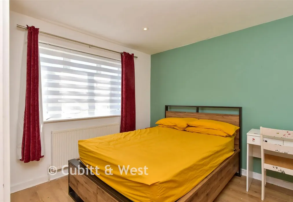 Bedroom 1 - Union Close, Newhaven, East Sussex - Wards of Kent