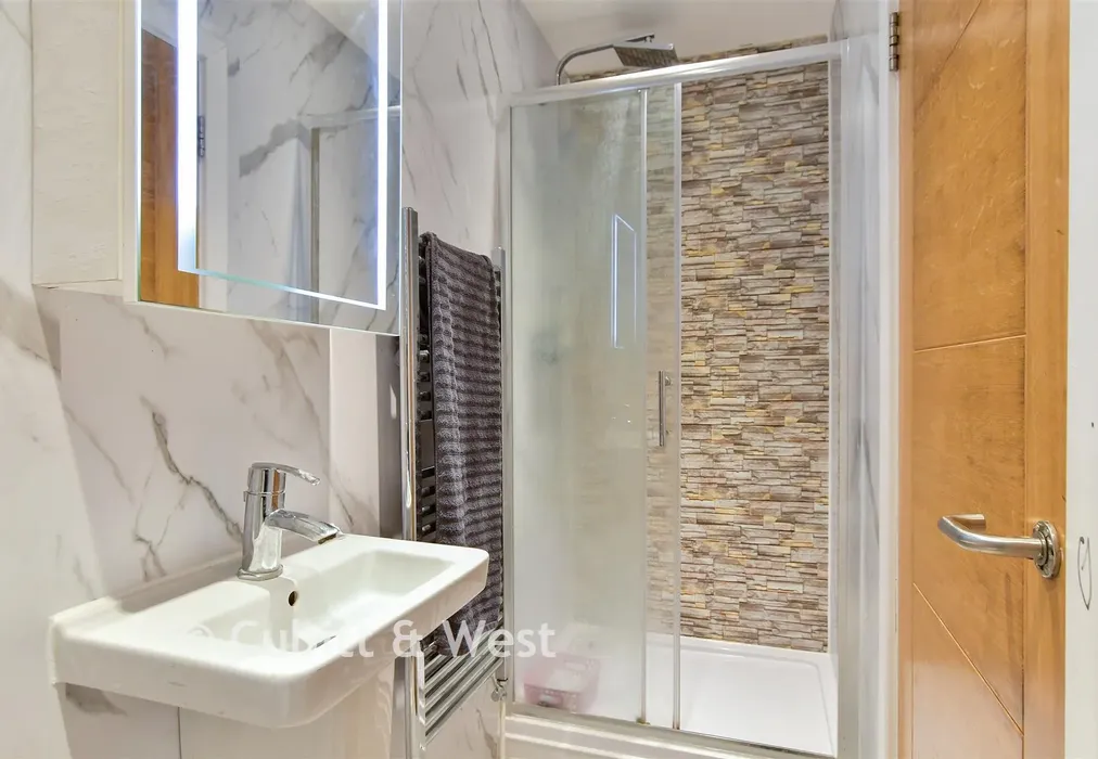 En-Suite Shower Room - Union Close, Newhaven, East Sussex - Wards of Kent