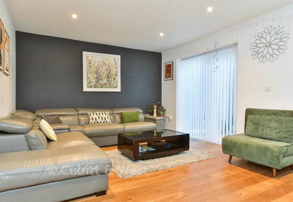 Lounge - Union Close, Newhaven, East Sussex - Wards of Kent
