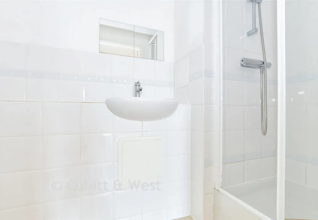 En-Suite Shower Room - Commonwealth Drive, Crawley, West Sussex - Wards of Kent