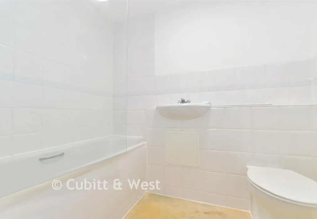 Bathroom - Commonwealth Drive, Crawley, West Sussex - Wards of Kent