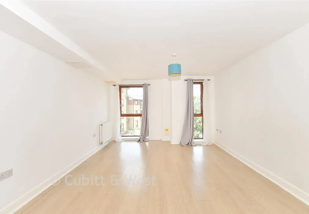 Lounge - Commonwealth Drive, Crawley, West Sussex - Wards of Kent