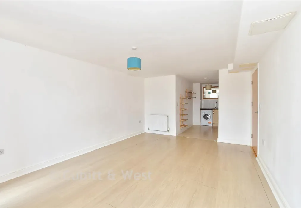 Lounge - Commonwealth Drive, Crawley, West Sussex - Wards of Kent