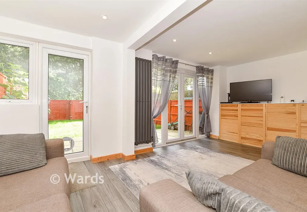 Lounge - Knaves Acre, Headcorn, Kent - Wards of Kent