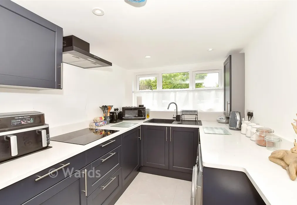 Kitchen - Knaves Acre, Headcorn, Kent - Wards of Kent
