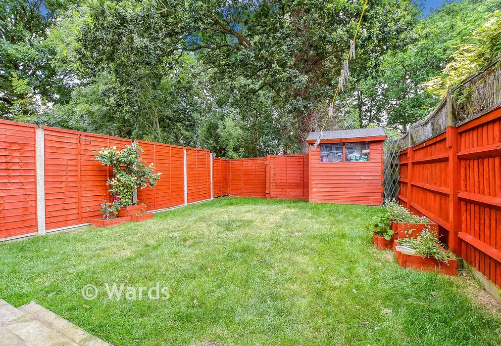 Rear Garden - Knaves Acre, Headcorn, Kent - Wards of Kent